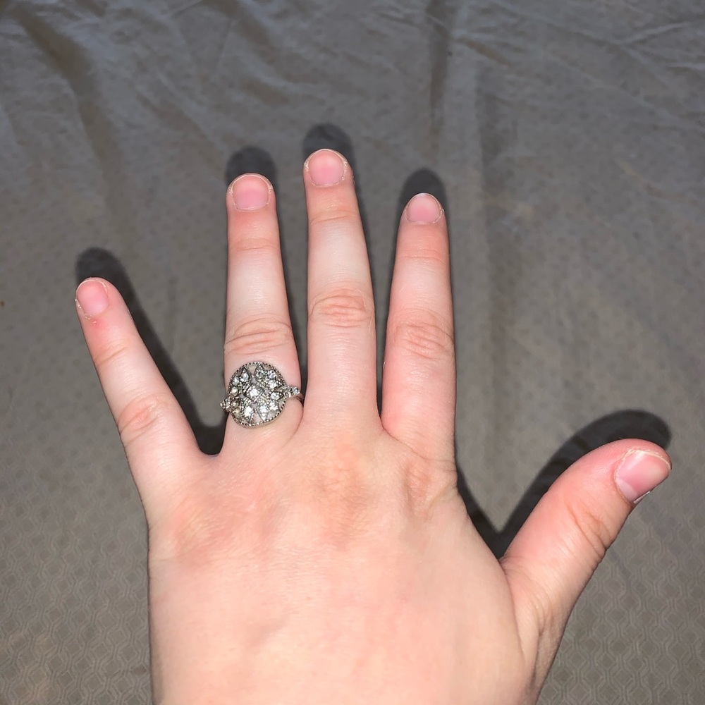 Beautiful Silver Ring W/ Diamonds